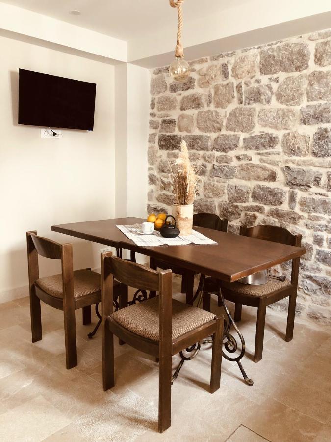 Guesthouse Giraffe Donja Lastva Dış mekan fotoğraf